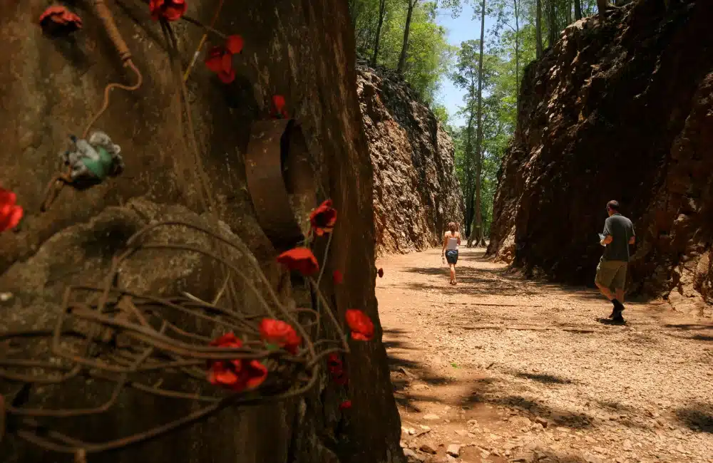 story-of-hellfire-pass-konyu-cutting-2
